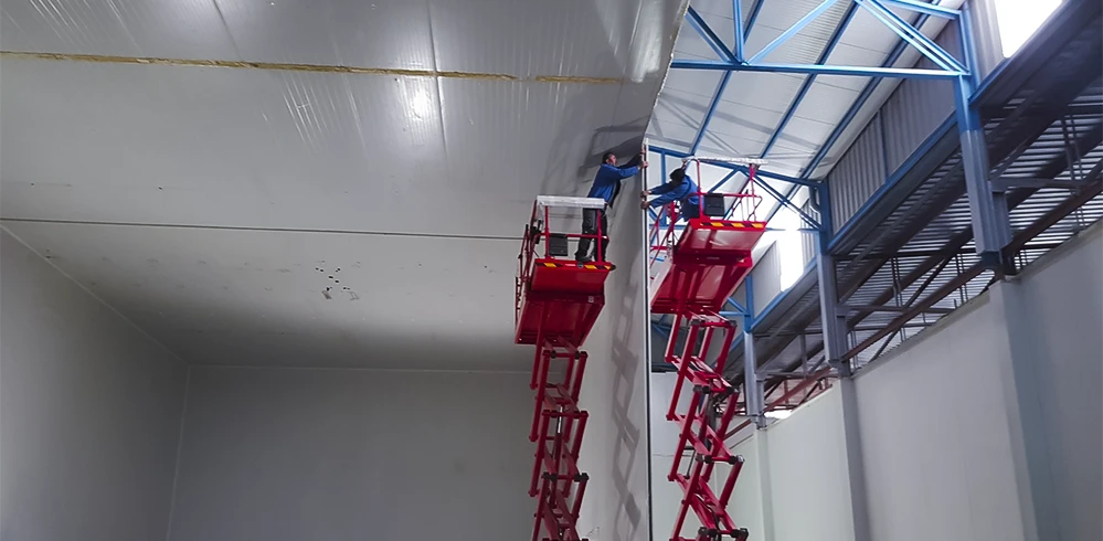 Sectorización RF para garantizar seguridad, aislamiento térmico y cumplimiento de normativas de protección contra el fuego, adaptándose a las necesidades específicas del sector logístico.